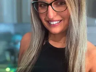 Adult Webcam with AlisonHomeAlone - Streamate