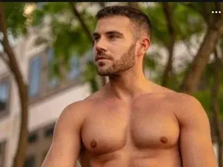 Free Live Porn with alphahhunk - Streamate