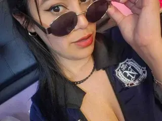 Live Porn with DiosaGrecia18 - Streamate