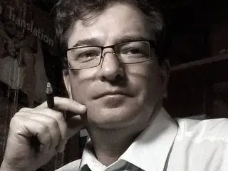 Free Live Porn with MikeC - Streamate