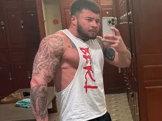 Nude Webcam with Theglobalhustler - Streamate