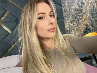 Adult Webcam with ArolinaNightt - Streamate