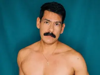 Free Live Porn with CoachBigDick - Streamate