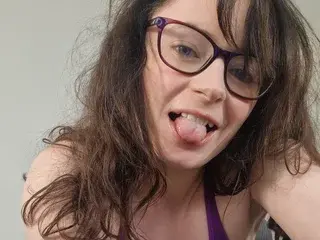 Free Porn Cam with LucieWinters_UK - Streamate