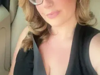 Free Porn Cam with ElleMayVixen - Streamate