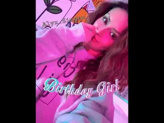 Sex Chat with Alyx_Singer - Streamate