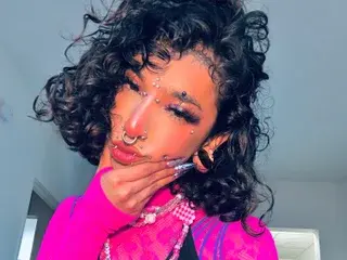 Free Porn Cam with Maditronnn - Streamate