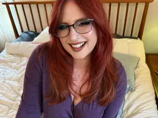 Nude Webcam with AmberSpanks - Streamate
