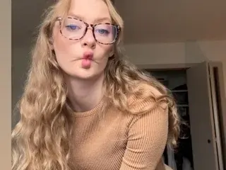 Adult Webcam with Bailey_AnnXXX - Streamate