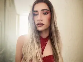 Adult Webcam with Camiiniieves - Streamate