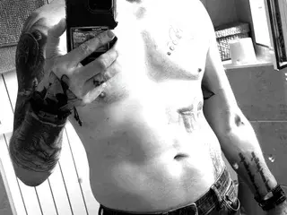 Nude Webcam with Mr_B_Naughty - Streamate