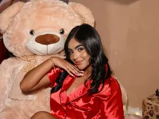 Free Porn Cam with MiaaCaastro - Streamate