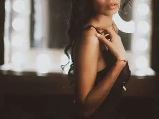 Free Live Porn with Jhuliaah - Streamate