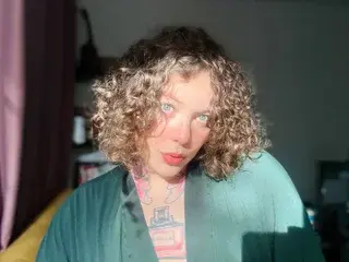 Private Sex Chat with Antonellaaastonnee - Streamate