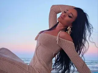 Live Sex Cam with Amoraluxee - Streamate