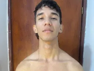 Free Live Porn with BradAndAnne - Streamate