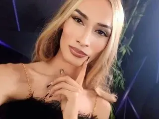 Best Webcam with YolePero - Streamate