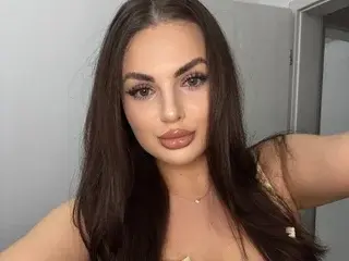 Live Sex Cam with AmeliaN - Streamate