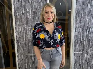 Adult Webcams with KristalCyrus - Streamate