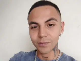 Nude Webcam with Clarkentt - Streamate