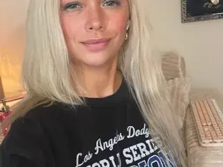 Adult Webcam with SophiaSinclaireX - Streamate