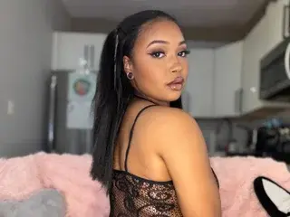 Nude Webcam with wiccalaveyxxx - Streamate