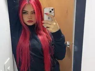 Live Porn with RyleeWilson - Streamate