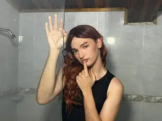 Free Porn Cam with EmmaHiltton - Streamate