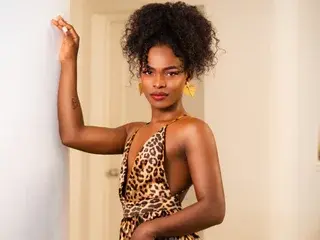 Live Porn with RayzaLebons - Streamate