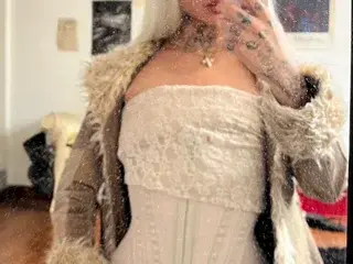 Adult Webcam with Madisonwood18 - Streamate