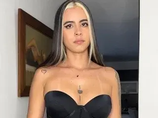 Nude Webcam with Cinthyaskinny - Streamate