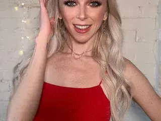 Live Sex Cam with RemiReagan - Streamate