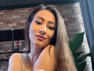 Best live sex cam show with IsoldeBlis - Streamate