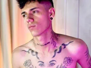 Watch Live Sex Cams with tommy_valverde - Streamate