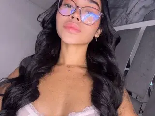 Watch Live Sex Cams with Mia_Petiteht - Streamate