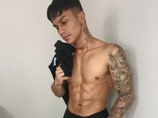 Free Porn Cam with LeonardPrice - Streamate
