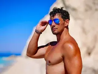 Watch Live Sex Cams with BrutusK - Streamate