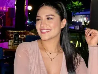 Sex Cam with AmelieCroftt - Streamate