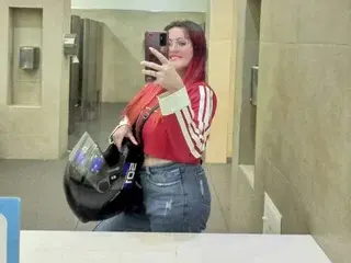 Sex Chat with Carolinhe26 - Streamate