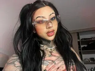 Adult Webcam with MilaMonty - Streamate