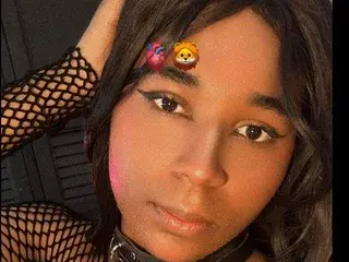 Nude Webcam with foxy_00 - Streamate