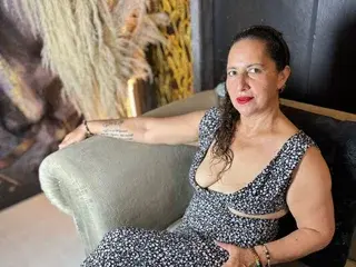 Watch Live Sex Cams with Luna_Mature - Streamate