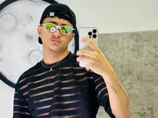 Free Live Porn with Leoo_hot - Streamate