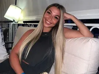Live Sex Cam with AssmerisingX - Streamate
