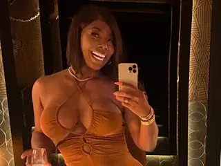 Adult Video Chat with TsFoxx - Streamate