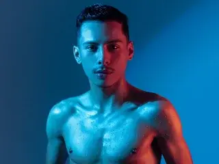 Live Sex Cam with JonassLion - Streamate
