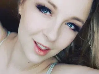 Live Sex Cam with AussieCosplay - Streamate
