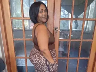 Sex Chat with BigBootyMilf018 - Streamate