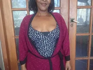 Free Live Porn with BigBootyMilf018 - Streamate