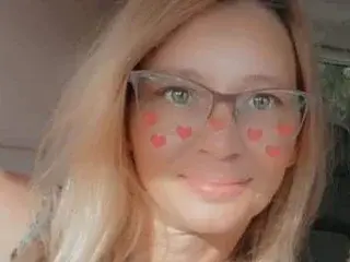 Live Porn with NadiaLoveXo - Streamate
